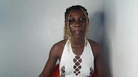 Snapshot of sexy_wet_lily chatting on 09/09/25, 10:09 lily online show from 09/09/25, 10:09