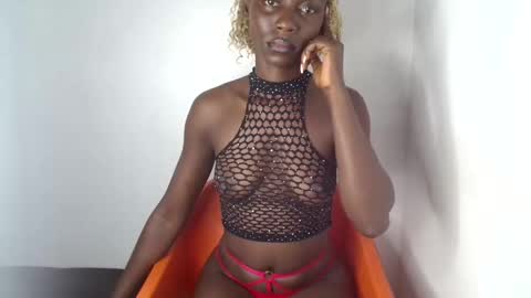 Snapshot of sexy_wet_lily chatting on 09/13/25, 10:42 lily online show from 09/13/25, 10:42