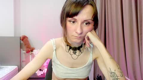 Snapshot of sexy_wise_kind chatting on 06/10/26, 07:02 Mandy Green online show from 06/10/26, 07:02