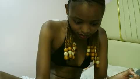 Snapshot of sexy_zaraa chatting on 04/22/26, 04:19 sexy zaraa online show from 04/22/26, 04:19