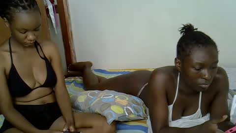 Snapshot of sexy_zola chatting on 05/17/26, 07:32 Im Zola online show from 05/17/26, 07:32