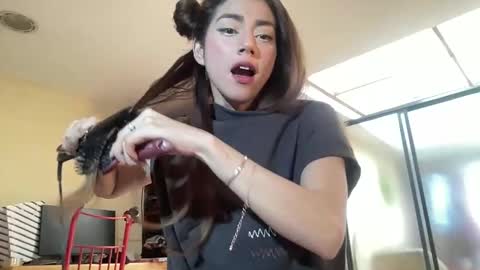 Snapshot of sexyaliceskay chatting on 12/16/25, 05:29 Alice Skay online show from 12/16/25, 05:29