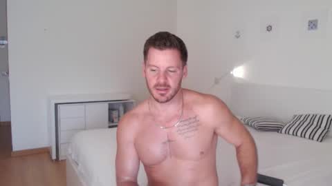 Snapshot of sexyandmarried chatting on 01/22/25, 01:32 sexyandmarried online show from 01/22/25, 01:32