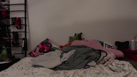 Snapshot of sexyandstoned420 chatting on 01/19/25, 07:36 Kali Brent online show from 01/19/25, 07:36