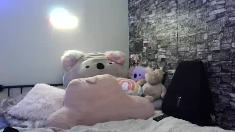 Snapshot of sexyandstoned420 chatting on 09/28/25, 06:24 Kali Brent online show from 09/28/25, 06:24