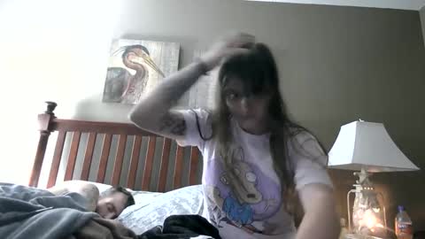 Snapshot of sexyandstoned420 chatting on 10/11/25, 12:47 Kali Brent online show from 10/11/25, 12:47