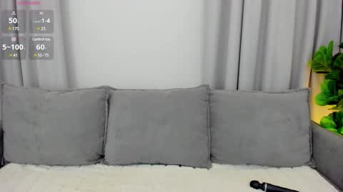 Snapshot of sexyangeloux chatting on 02/22/25, 07:36 Lou online show from 02/22/25, 07:36