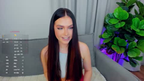 Snapshot of sexyangeloux chatting on 10/29/25, 07:48 Lou online show from 10/29/25, 07:48