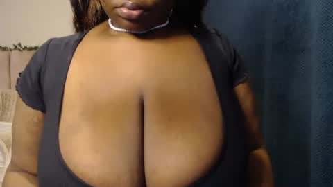 Snapshot of sexyangiexx chatting on 01/17/25, 11:51 Angie online show from 01/17/25, 11:51