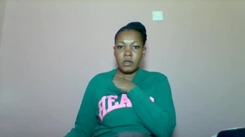 sexyapple2002 online show from 09/26/25, 11:31