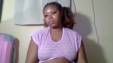 Snapshot of sexyapple2023 chatting on 10/18/25, 01:01 ashley online show from 10/18/25, 01:01