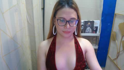 Snapshot of sexyasiantsxx chatting on 03/04/25, 10:46 Denise online show from 03/04/25, 10:46