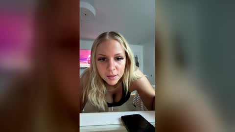 sexyasskay1 online show from 01/18/26, 11:52