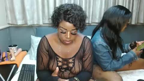 Snapshot of sexyassshaz chatting on 01/18/26, 12:36 shazz online show from 01/18/26, 12:36