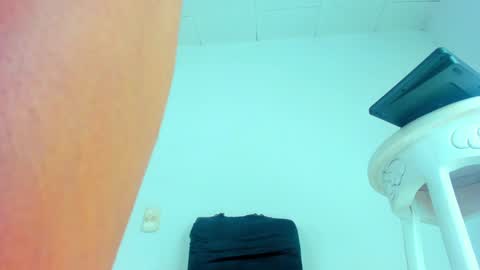 Snapshot of sexybabgirl chatting on 12/22/24, 04:27 SexyBabyGirl online show from 12/22/24, 04:27