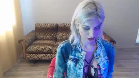 sexybeatriice online show from 02/16/25, 07:04
