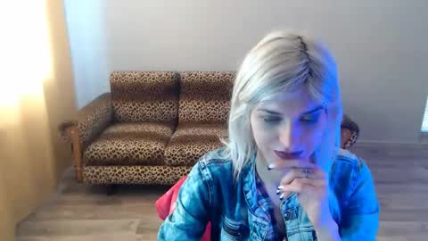 sexybeatriice online show from 02/20/25, 10:37