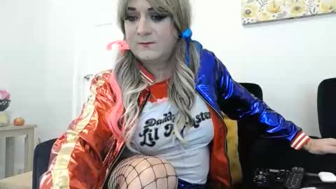 Becky online show from 10/25/25, 10:12