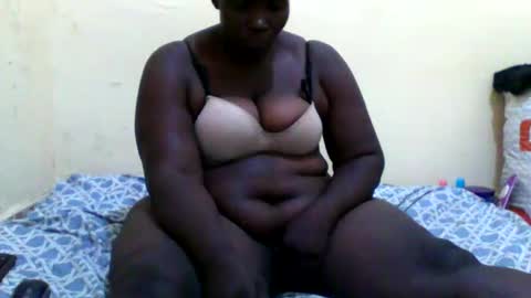 Snapshot of sexyblackberry7 chatting on 01/29/25, 02:00 MAUREEN online show from 01/29/25, 02:00