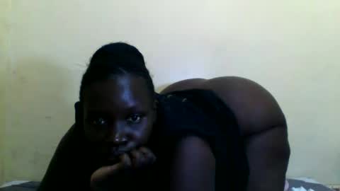 Snapshot of sexyblackberry7 chatting on 02/05/25, 05:30 MAUREEN online show from 02/05/25, 05:30