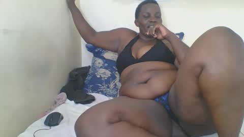 Snapshot of sexyblackberry7 chatting on 04/25/26, 02:14 MAUREEN online show from 04/25/26, 02:14