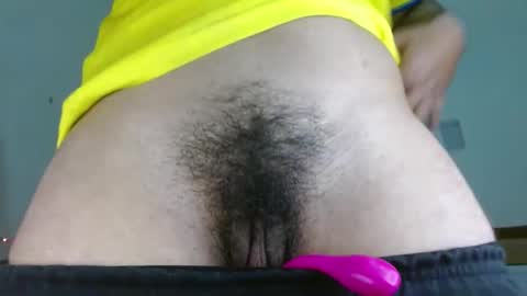 Snapshot of sexyboy_bigclit chatting on 10/08/25, 05:43 Iker online show from 10/08/25, 05:43