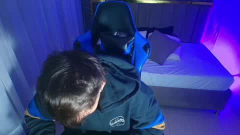 owen sky online show from 10/08/25, 12:14