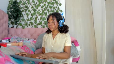 sofia online show from 01/08/25, 10:04