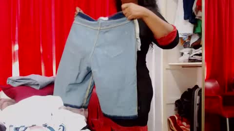 Snapshot of sexybustyboobs chatting on 03/12/25, 07:13 sexybustyboobs online show from 03/12/25, 07:13