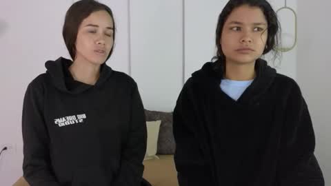 chanell and yina online show from 09/25/25, 01:15