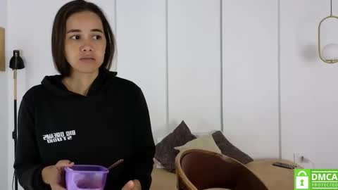 chanell and yina online show from 11/24/25, 01:22