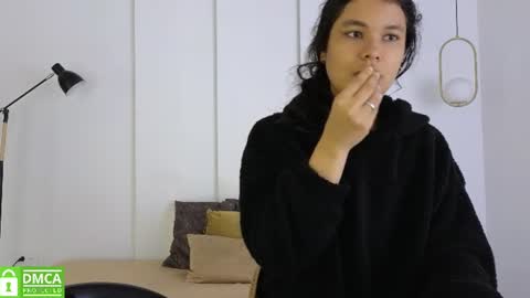 chanell and yina online show from 06/18/26, 01:37