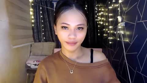 Miss Cheng online show from 11/24/25, 07:30