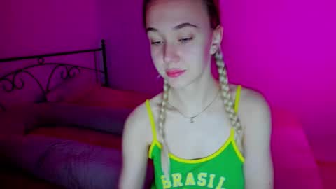 Snapshot of sexycocobutt chatting on 12/06/24, 07:54 Sophia online show from 12/06/24, 07:54