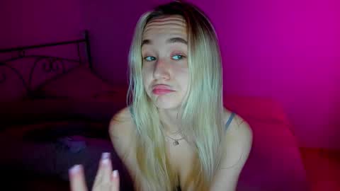 Snapshot of sexycocobutt chatting on 12/07/24, 07:32 Sophia online show from 12/07/24, 07:32