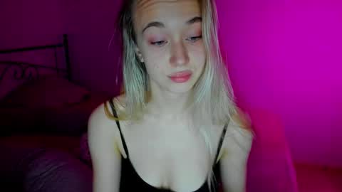 Snapshot of sexycocobutt chatting on 01/23/25, 09:18 Sophia online show from 01/23/25, 09:18