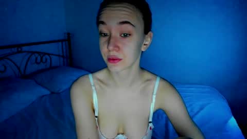 Snapshot of sexycocobutt chatting on 02/13/25, 06:52 Sophia online show from 02/13/25, 06:52