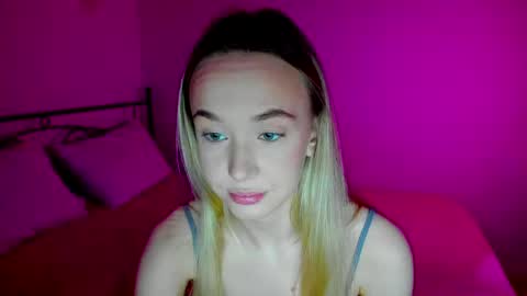 Snapshot of sexycocobutt chatting on 03/01/25, 11:50 Sophia online show from 03/01/25, 11:50