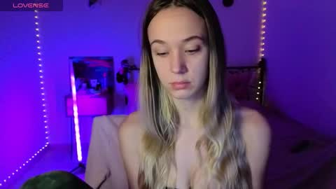 Sophia online show from 11/02/25, 08:17