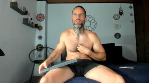 Snapshot of sexycolombian2022 chatting on 04/02/26, 04:26 Antonioylola online show from 04/02/26, 04:26