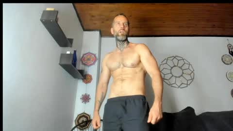 Snapshot of sexycolombian2022 chatting on 05/14/26, 02:24 Antonioylola online show from 05/14/26, 02:24