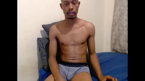 Snapshot of sexycouplexx01 chatting on 02/20/26, 05:24 sexycouplexx01 online show from 02/20/26, 05:24