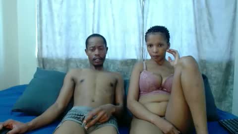 Snapshot of sexycouplexx01 chatting on 05/04/26, 06:31 sexycouplexx01 online show from 05/04/26, 06:31
