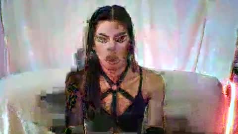 Snapshot of sexydevine_34 chatting on 06/14/26, 11:40 Devine online show from 06/14/26, 11:40