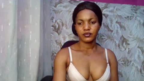 Snapshot of sexydoll32 chatting on 04/26/26, 12:19 sexydoll32 online show from 04/26/26, 12:19