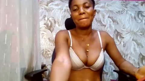 Snapshot of sexydoll32 chatting on 05/30/26, 10:18 sexydoll32 online show from 05/30/26, 10:18