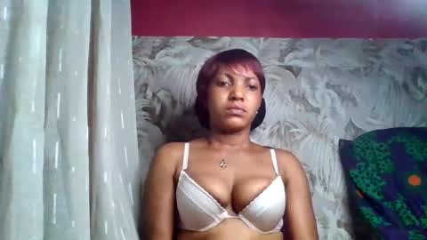 Snapshot of sexydoll32 chatting on 06/22/26, 06:10 sexydoll32 online show from 06/22/26, 06:10