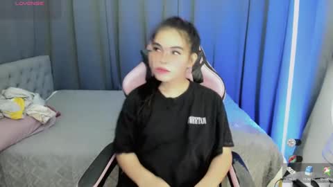 Snapshot of sexydollfox chatting on 01/16/25, 09:27 sexydollfox online show from 01/16/25, 09:27