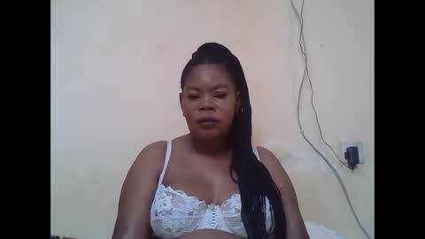 Snapshot of sexydove2 chatting on 01/16/26, 07:01 EMILY online show from 01/16/26, 07:01