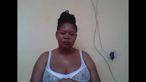 Snapshot of sexydove2 chatting on 01/19/26, 07:01 EMILY online show from 01/19/26, 07:01